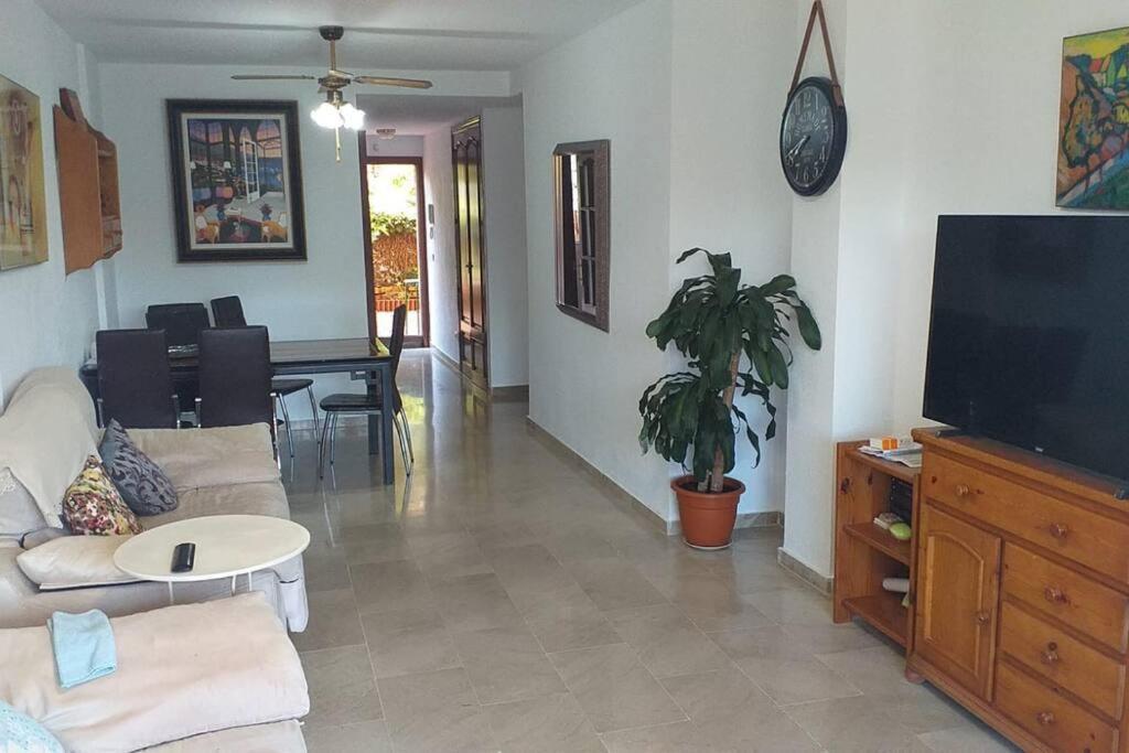 Planta Baja Cerca De La Playa Casares Costa Apartment Luaran gambar